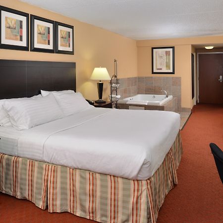 Holiday Inn Martinsburg By Ihg Exterior foto