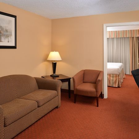 Holiday Inn Martinsburg By Ihg Zimmer foto