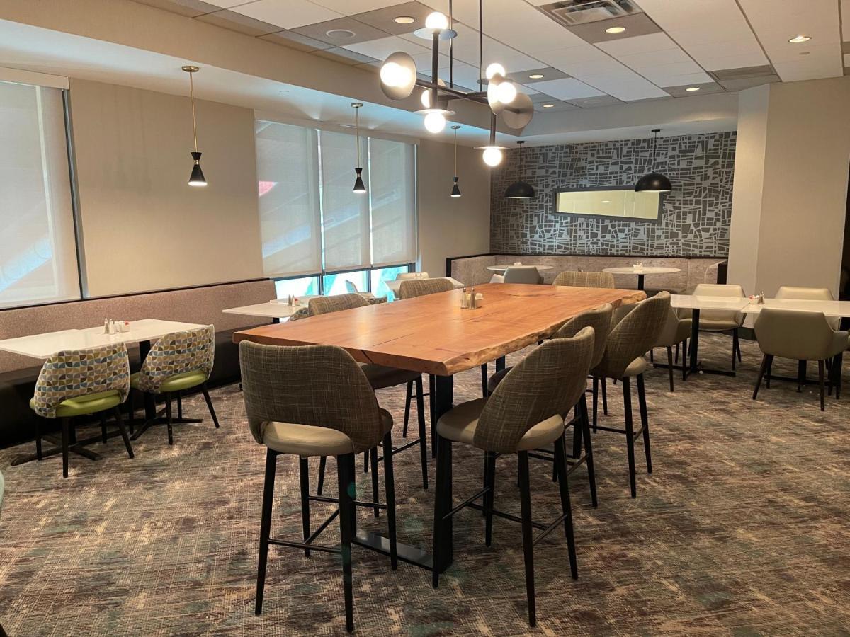 Holiday Inn Martinsburg By Ihg Exterior foto