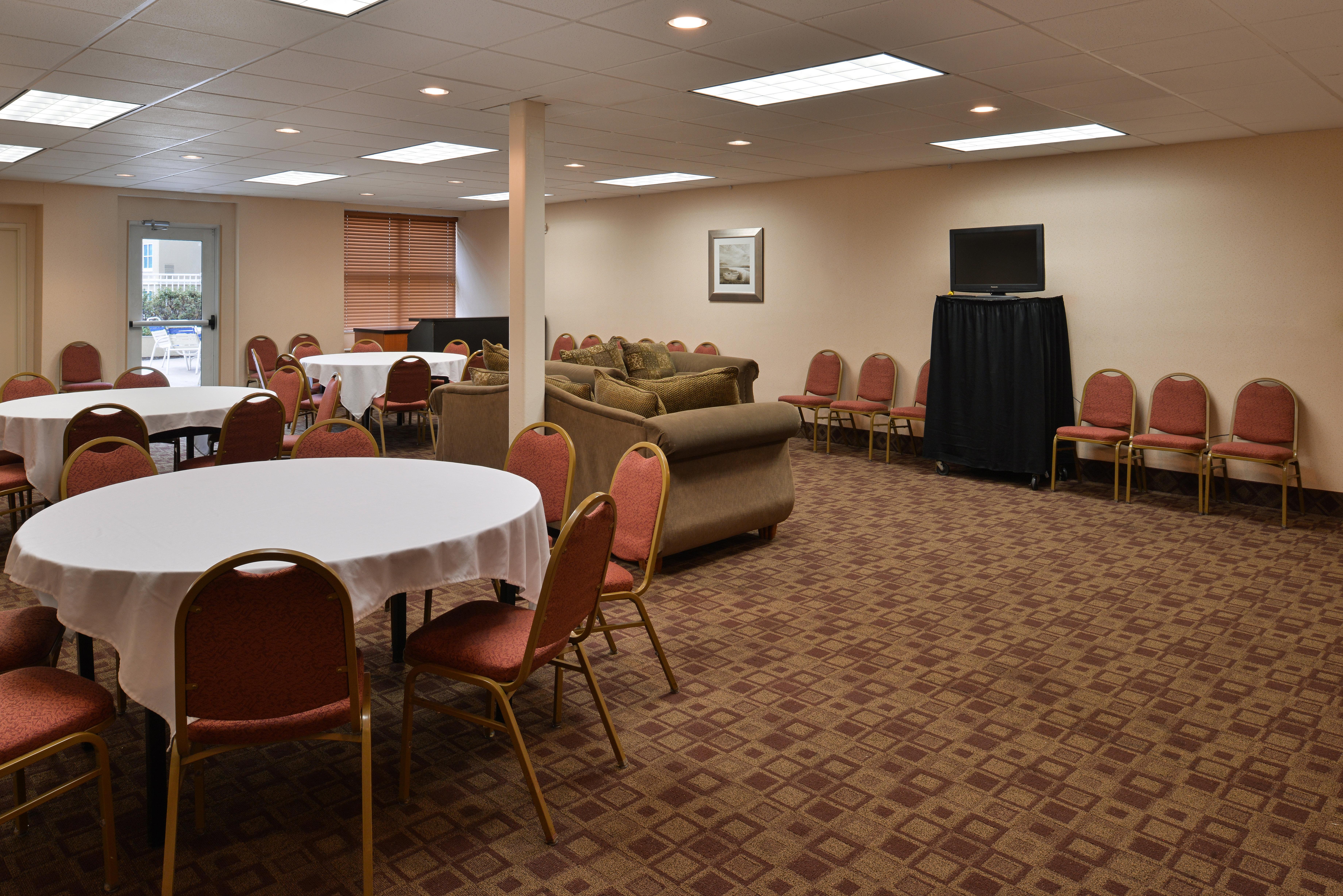 Holiday Inn Martinsburg By Ihg Exterior foto
