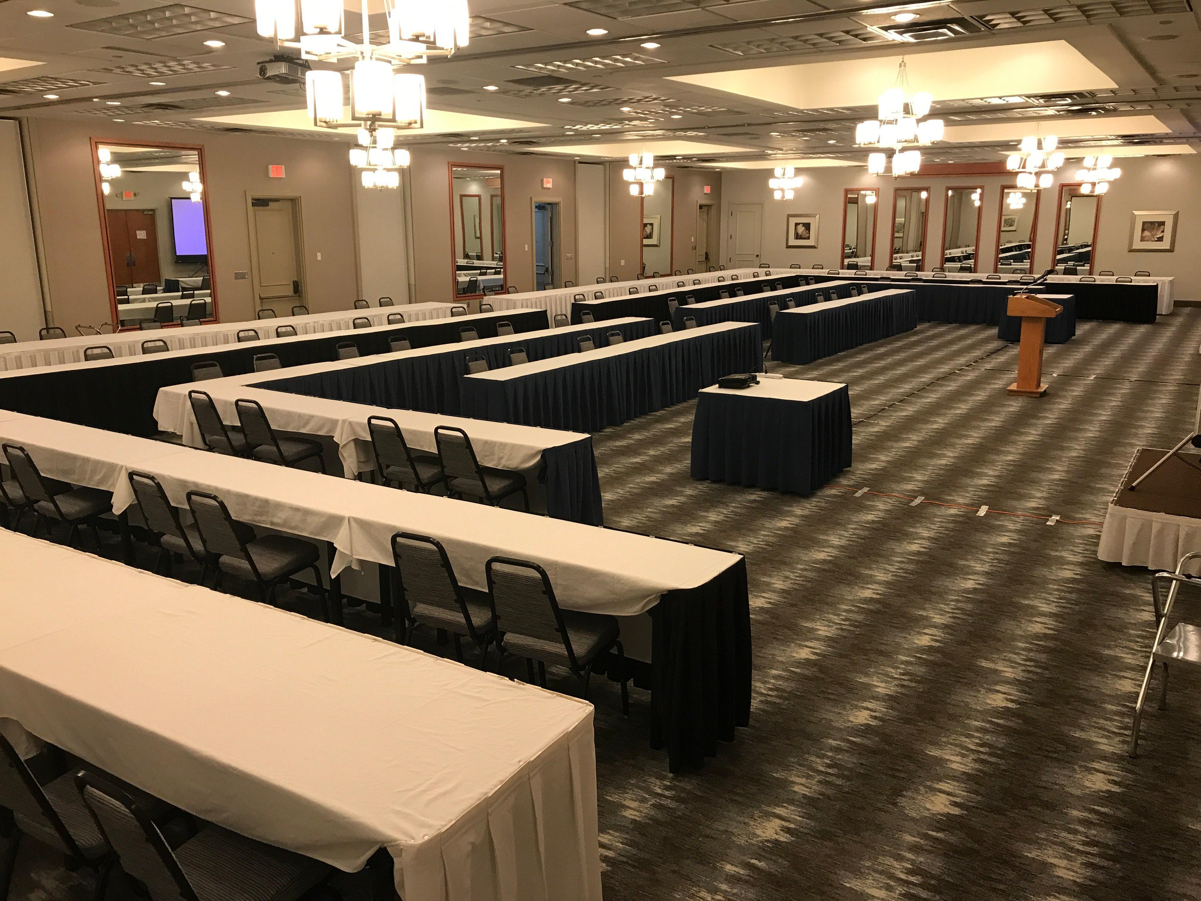 Holiday Inn Martinsburg By Ihg Exterior foto