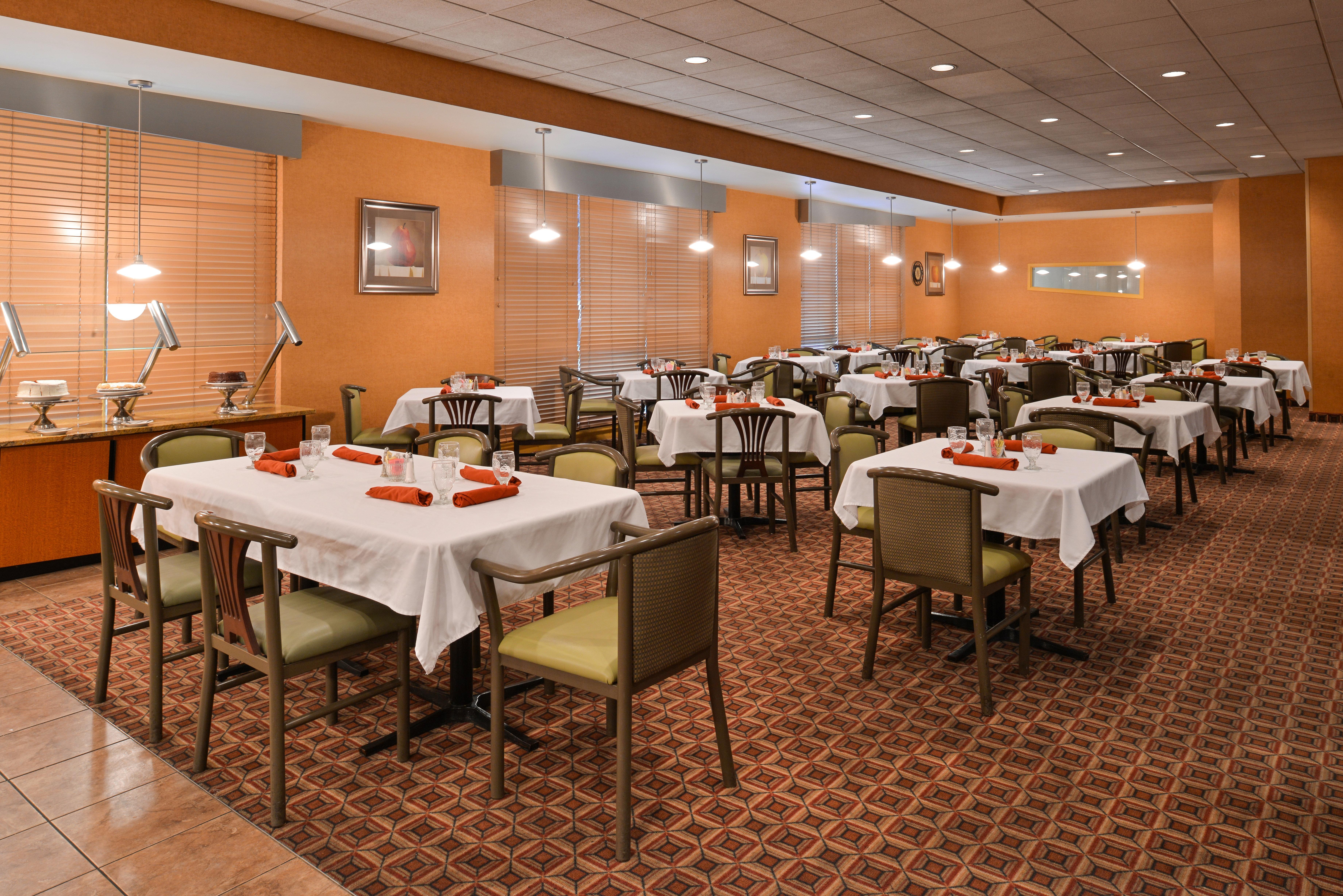 Holiday Inn Martinsburg By Ihg Exterior foto