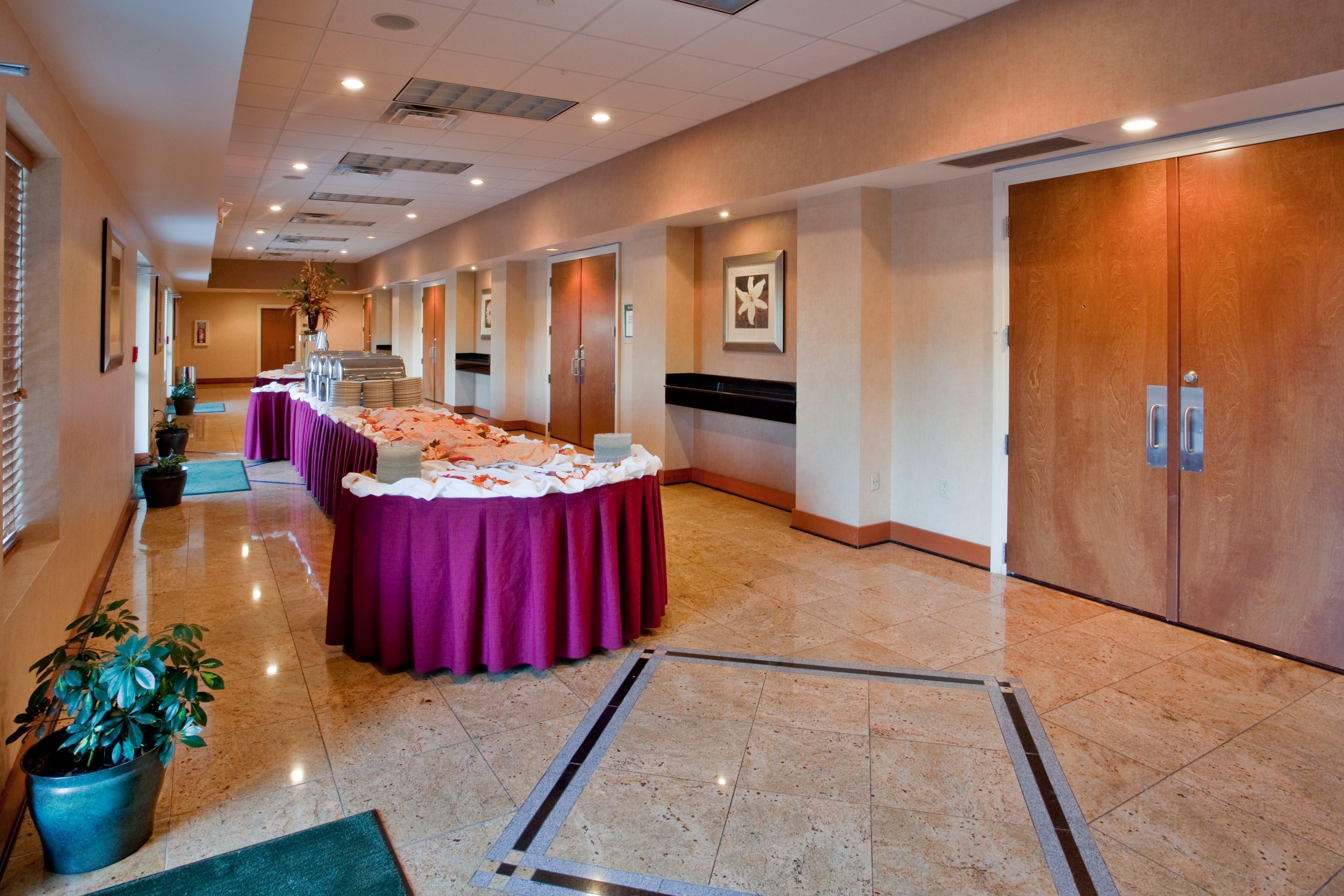 Holiday Inn Martinsburg By Ihg Exterior foto