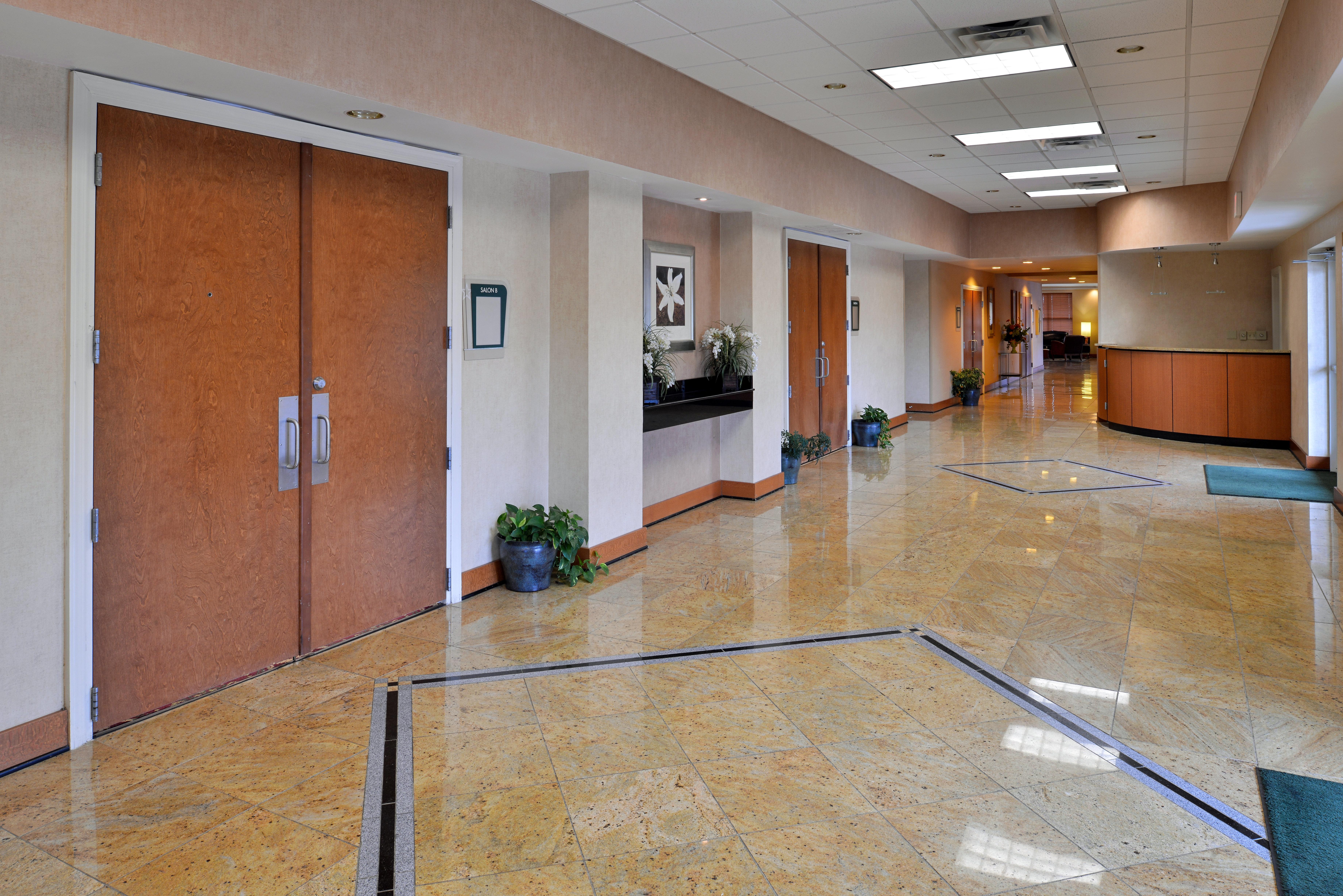 Holiday Inn Martinsburg By Ihg Exterior foto