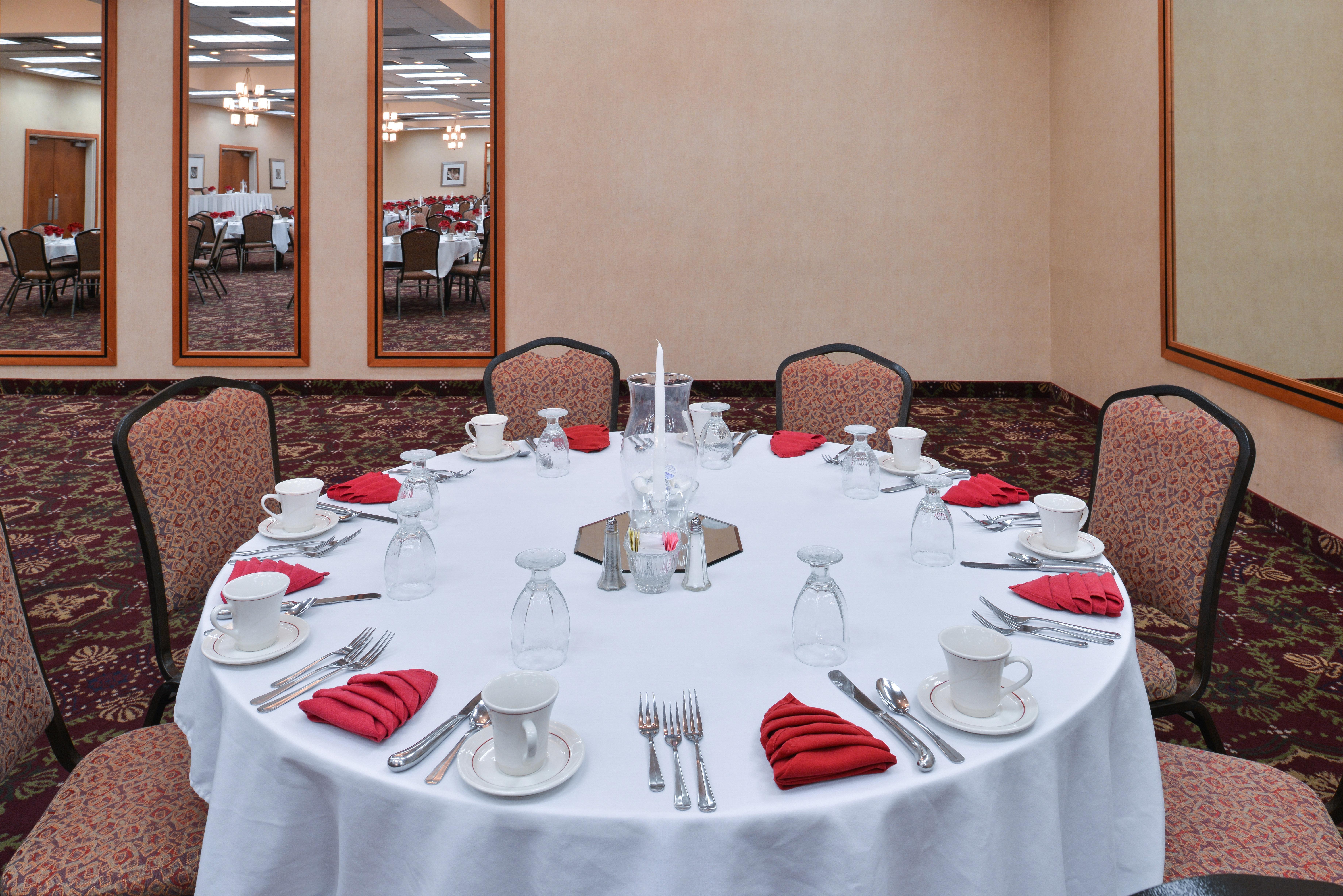 Holiday Inn Martinsburg By Ihg Exterior foto